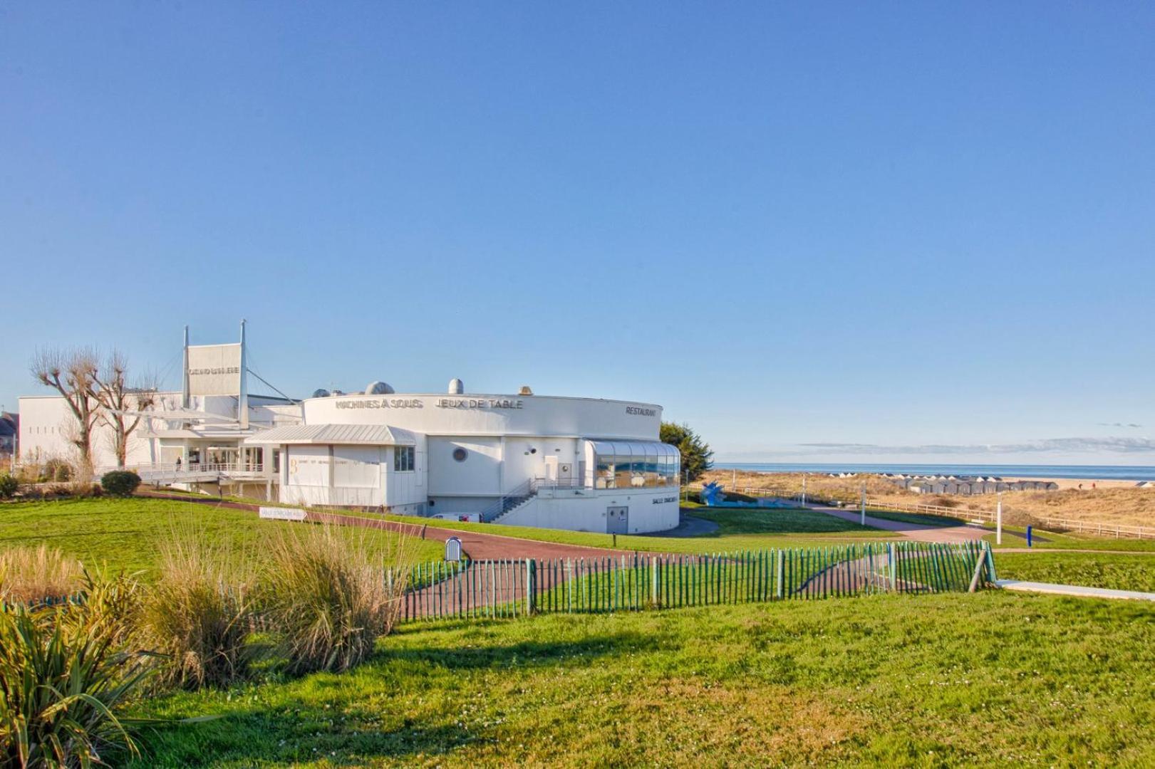 Отель La Casa Bella - Calm And Cosy House By The Sea Уистреам Экстерьер фото